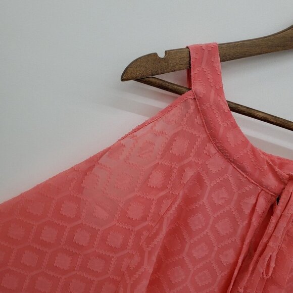 By & By Womens Cold Shoulder Keyhole Neck Blouse Top Size 2X Coral Textured - Picture 8 of 14